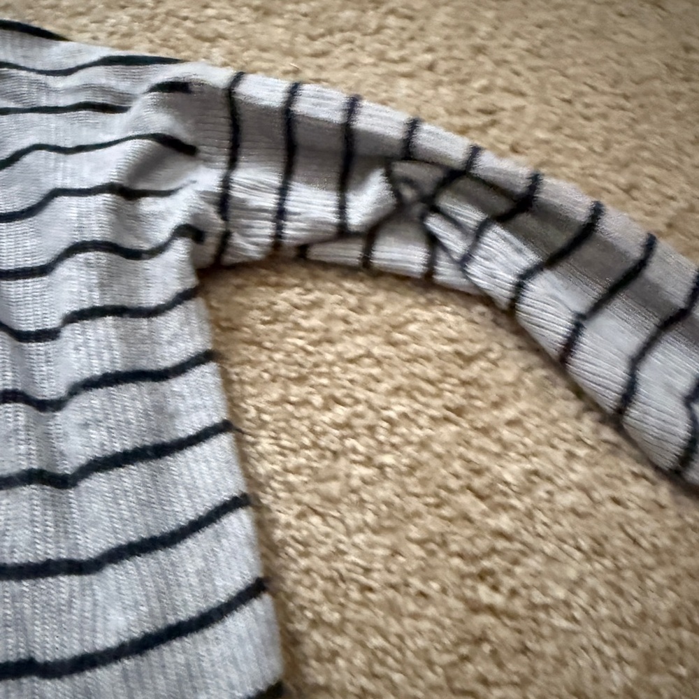 Madewell Turtleneck - Picture 8 of 8